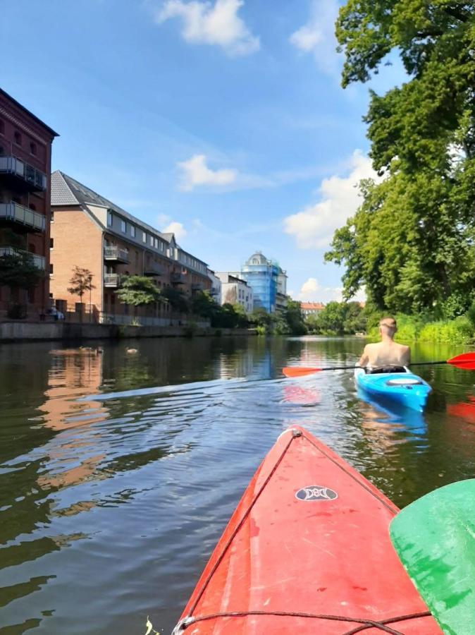 Апартаменты "Hogulu" Brandenburg, Balkon, Neustadt, Kueche, Wassernaehe - Parkplatz Inklusive Бранденбург Экстерьер фото