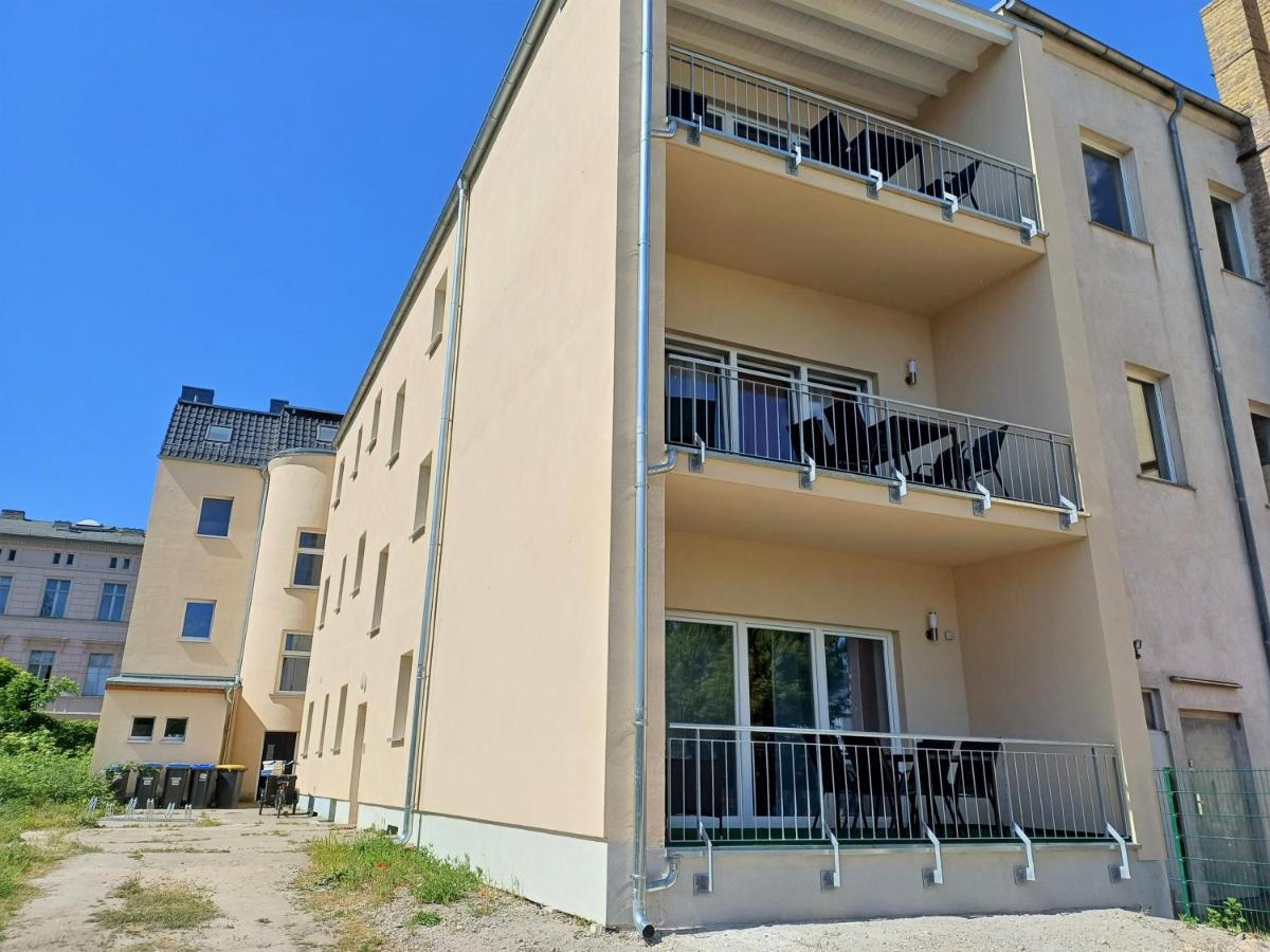 Апартаменты "Hogulu" Brandenburg, Balkon, Neustadt, Kueche, Wassernaehe - Parkplatz Inklusive Бранденбург Экстерьер фото