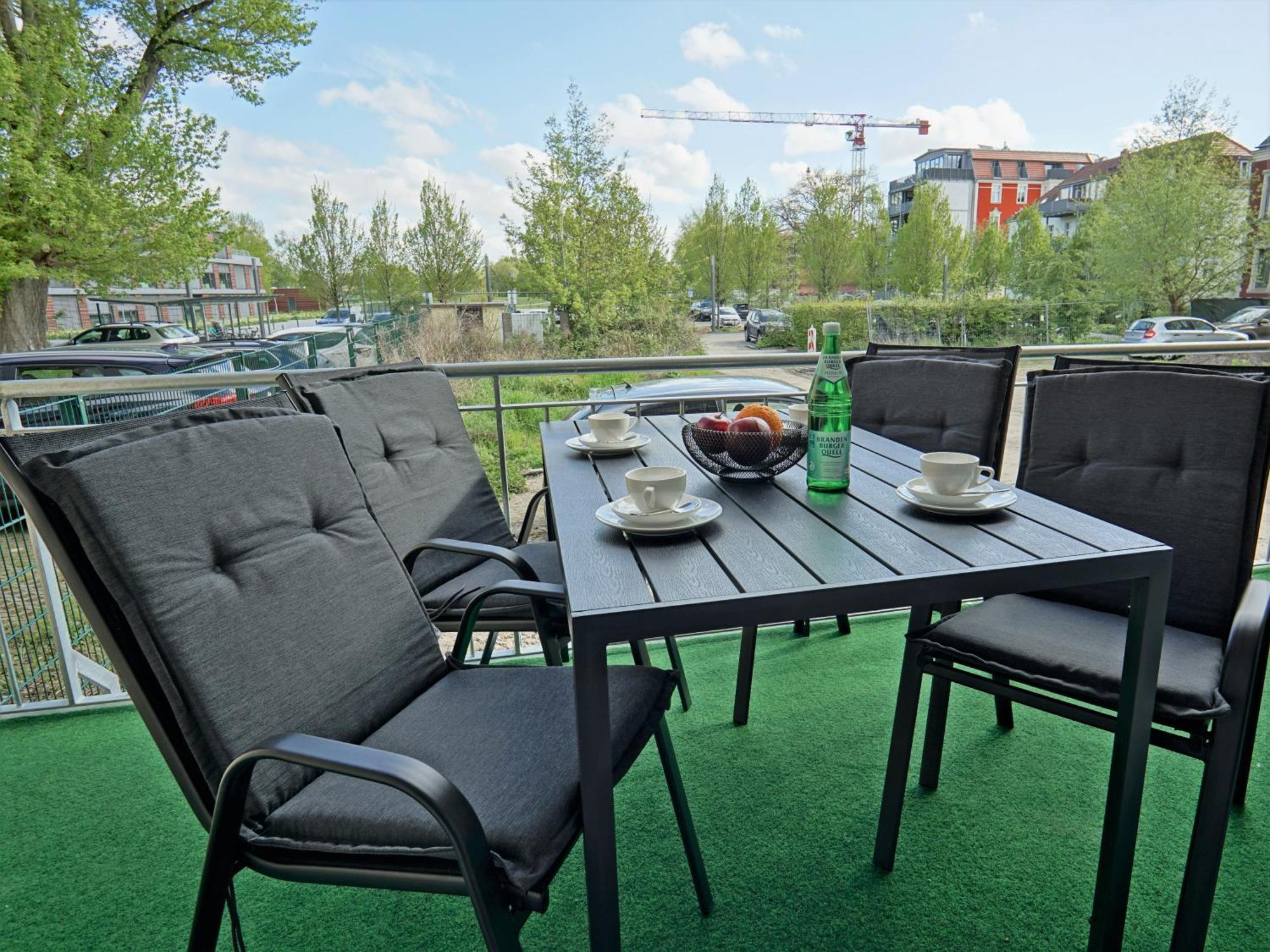 Апартаменты "Hogulu" Brandenburg, Balkon, Neustadt, Kueche, Wassernaehe - Parkplatz Inklusive Бранденбург Номер фото